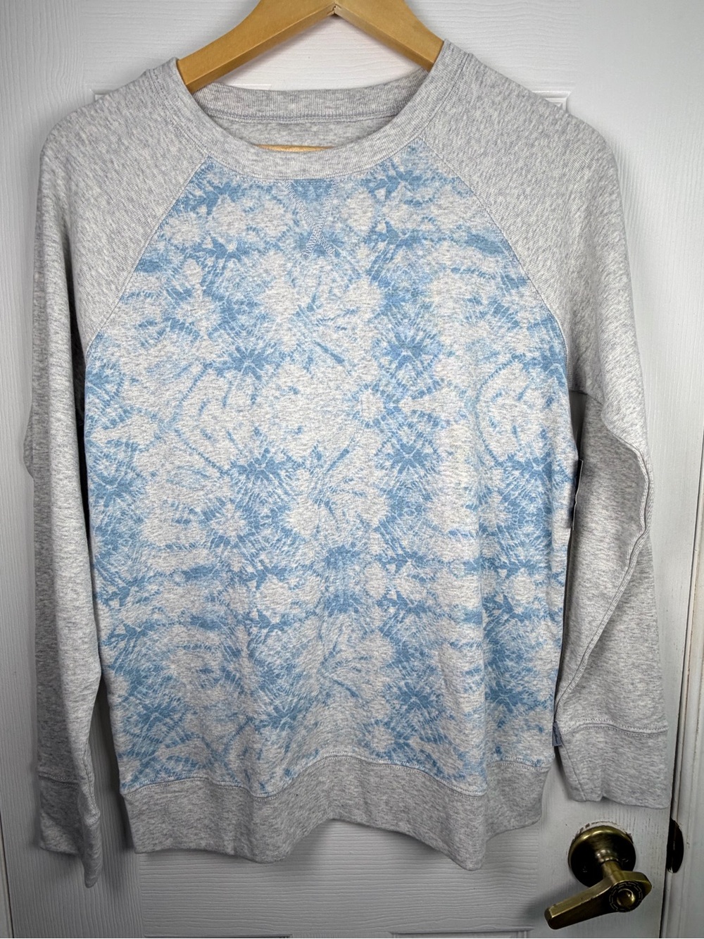 Eddie Bauer LegendWash Tie Dye Crewneck Sweatshirt Women's M NWT Blue Pullover